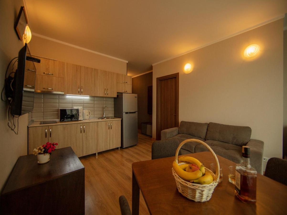 Tower Apartments บาทูมิ ภายนอก รูปภาพ
