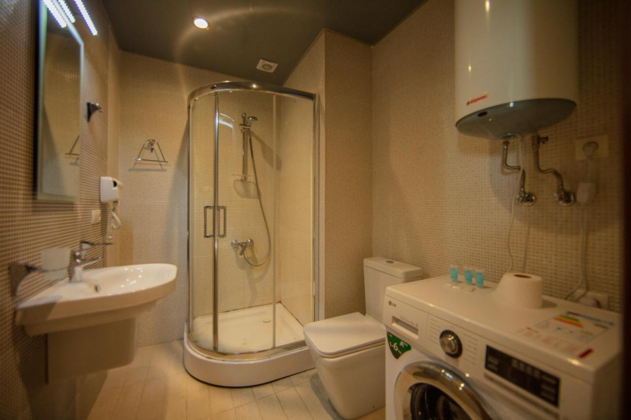 Tower Apartments บาทูมิ ภายนอก รูปภาพ