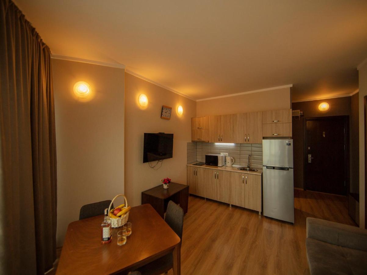 Tower Apartments บาทูมิ ภายนอก รูปภาพ