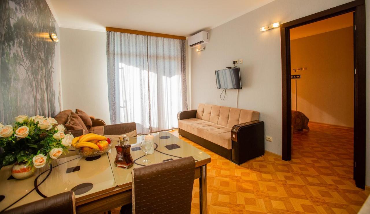 Tower Apartments บาทูมิ ภายนอก รูปภาพ