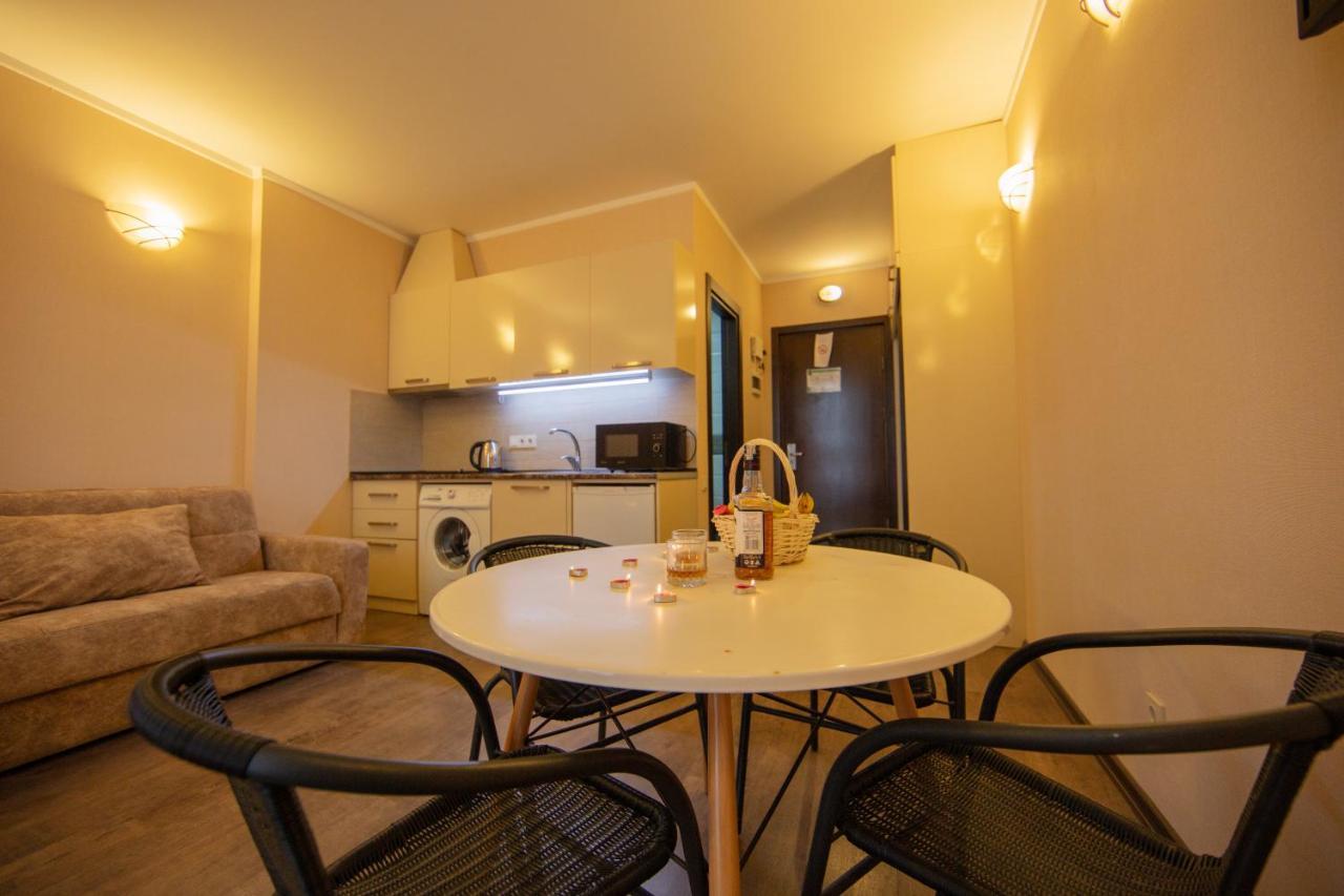 Tower Apartments บาทูมิ ภายนอก รูปภาพ
