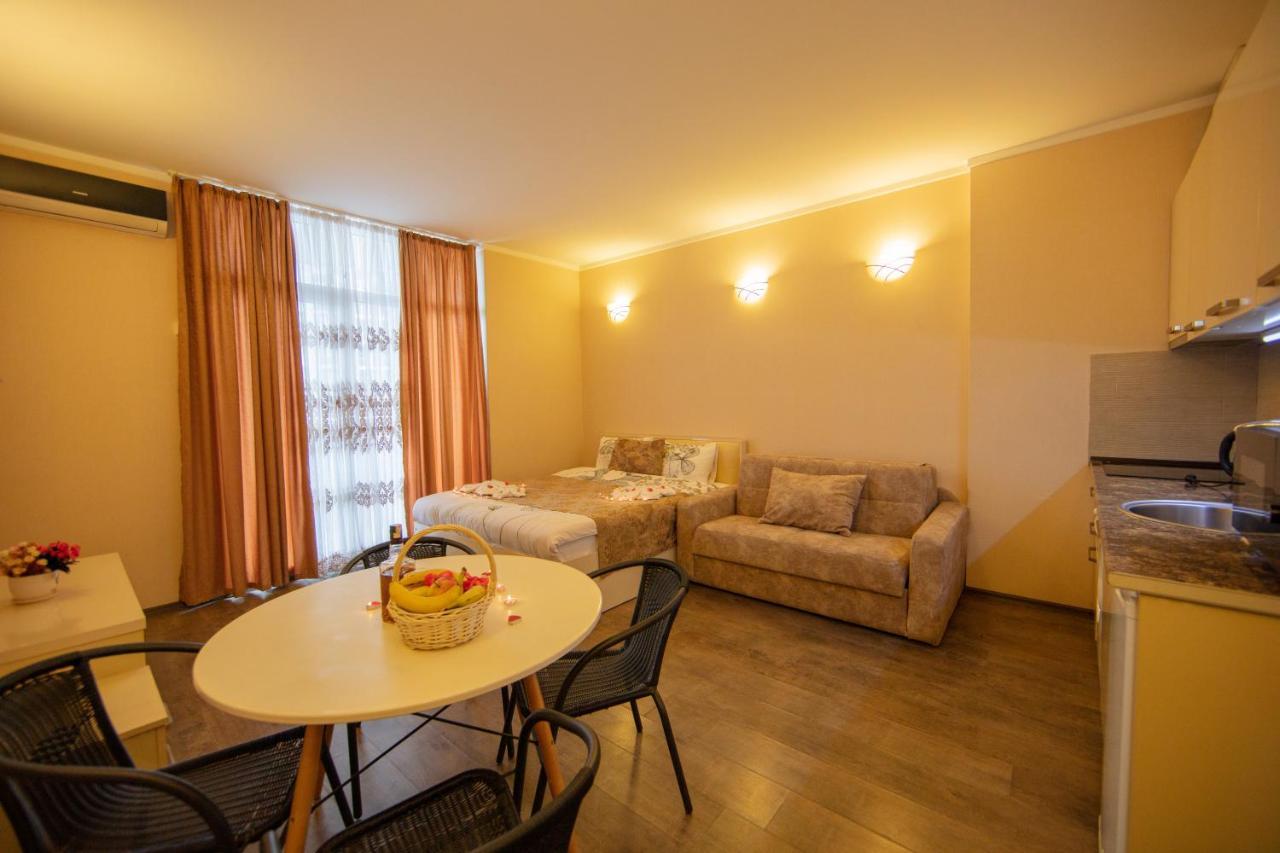 Tower Apartments บาทูมิ ภายนอก รูปภาพ
