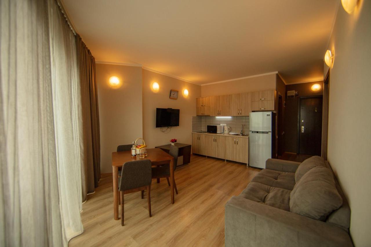 Tower Apartments บาทูมิ ภายนอก รูปภาพ
