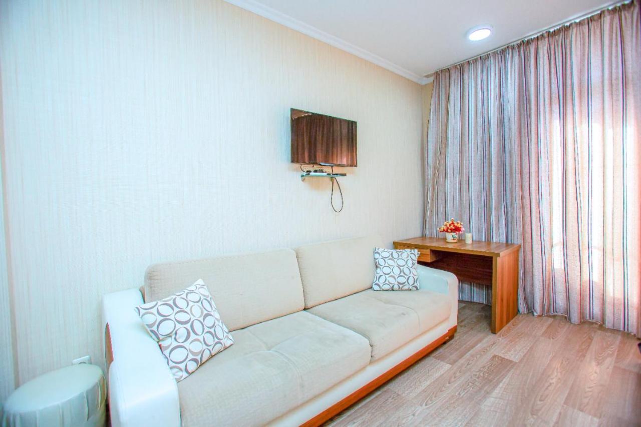 Tower Apartments บาทูมิ ภายนอก รูปภาพ